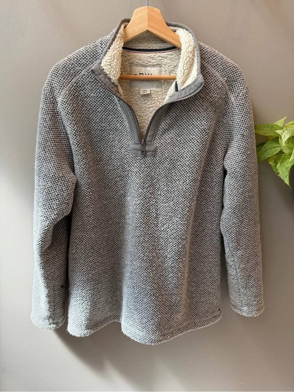 Orvis Men's Gray Sherpa-Lined Quarter-Zip Sweater